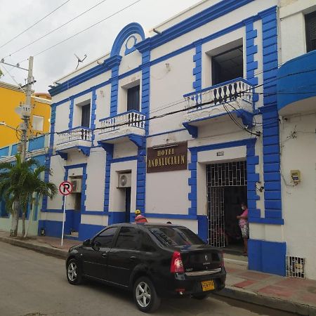 Hotel Andalucia Inn Santa Marta  Exteriör bild