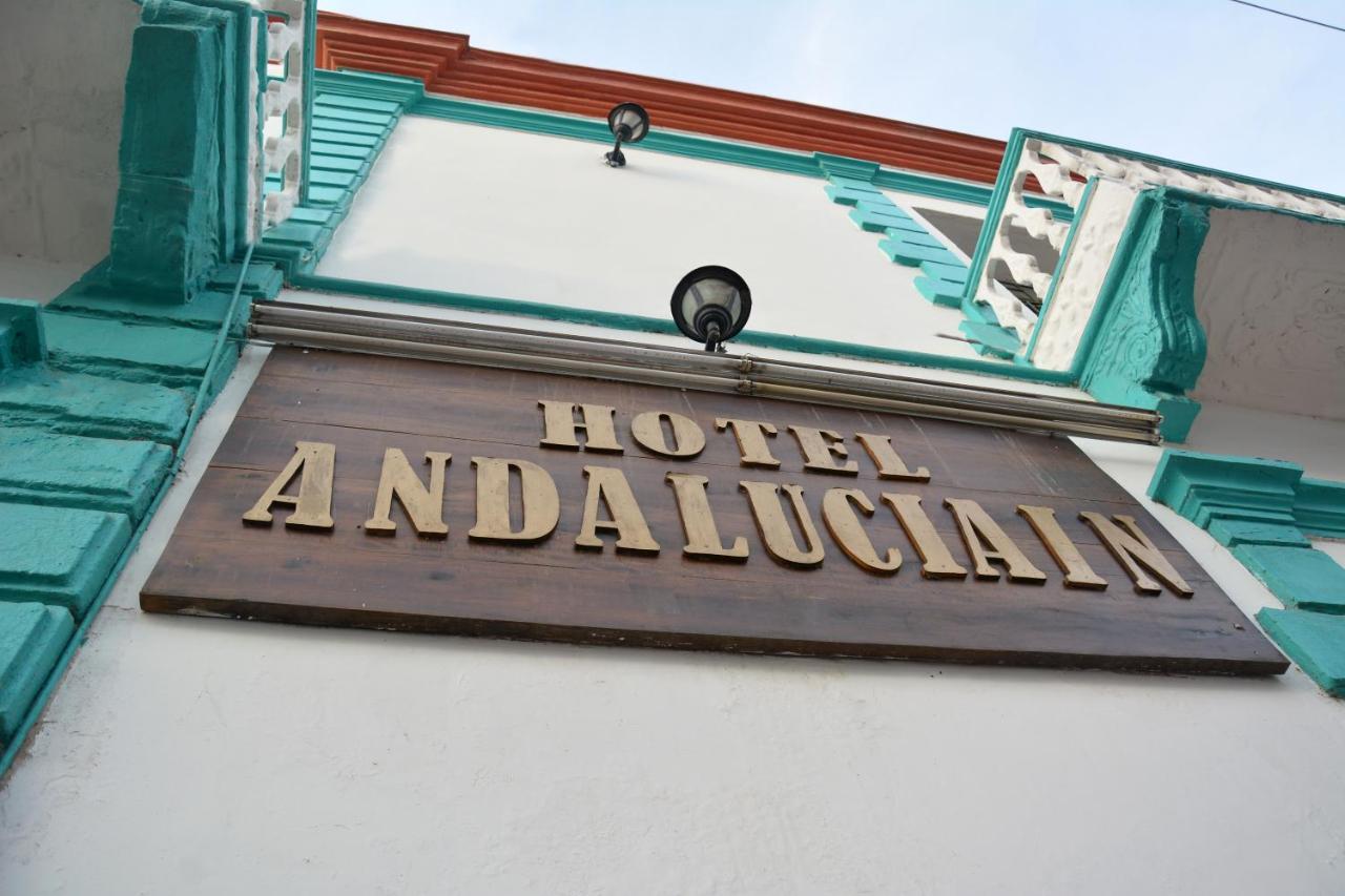 Hotel Andalucia Inn Santa Marta  Exteriör bild