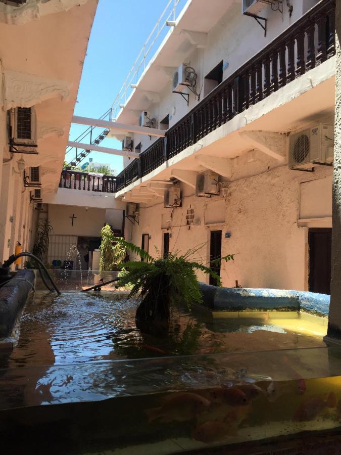 Hotel Andalucia Inn Santa Marta  Exteriör bild