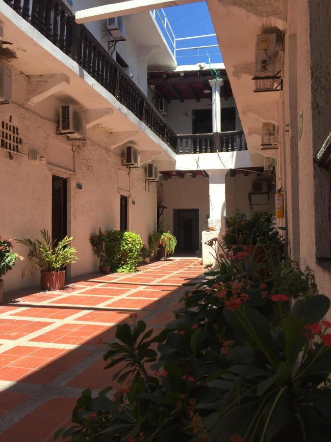 Hotel Andalucia Inn Santa Marta  Exteriör bild