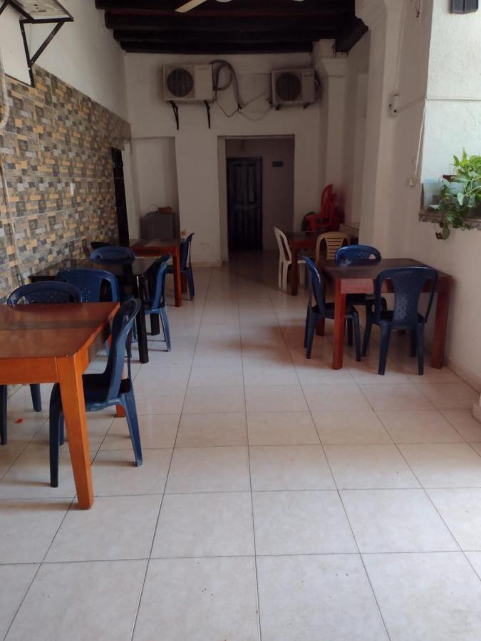 Hotel Andalucia Inn Santa Marta  Exteriör bild